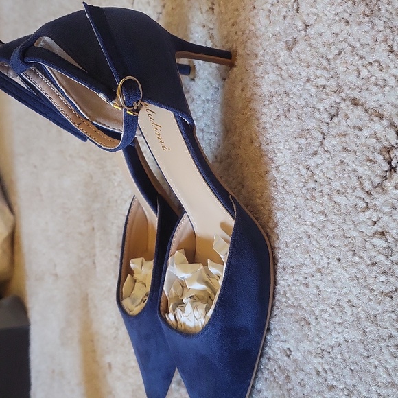 Blue heels - Picture 2 of 3